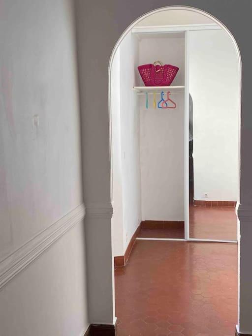Click! Casa Lamartine Fabulous Ideal Location Walk To All!!! 카시스 외부 사진