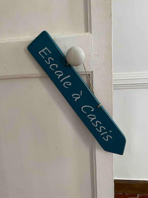 Click! Casa Lamartine Fabulous Ideal Location Walk To All!!! 카시스 외부 사진