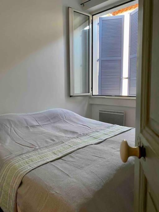 Click! Casa Lamartine Fabulous Ideal Location Walk To All!!! 카시스 외부 사진