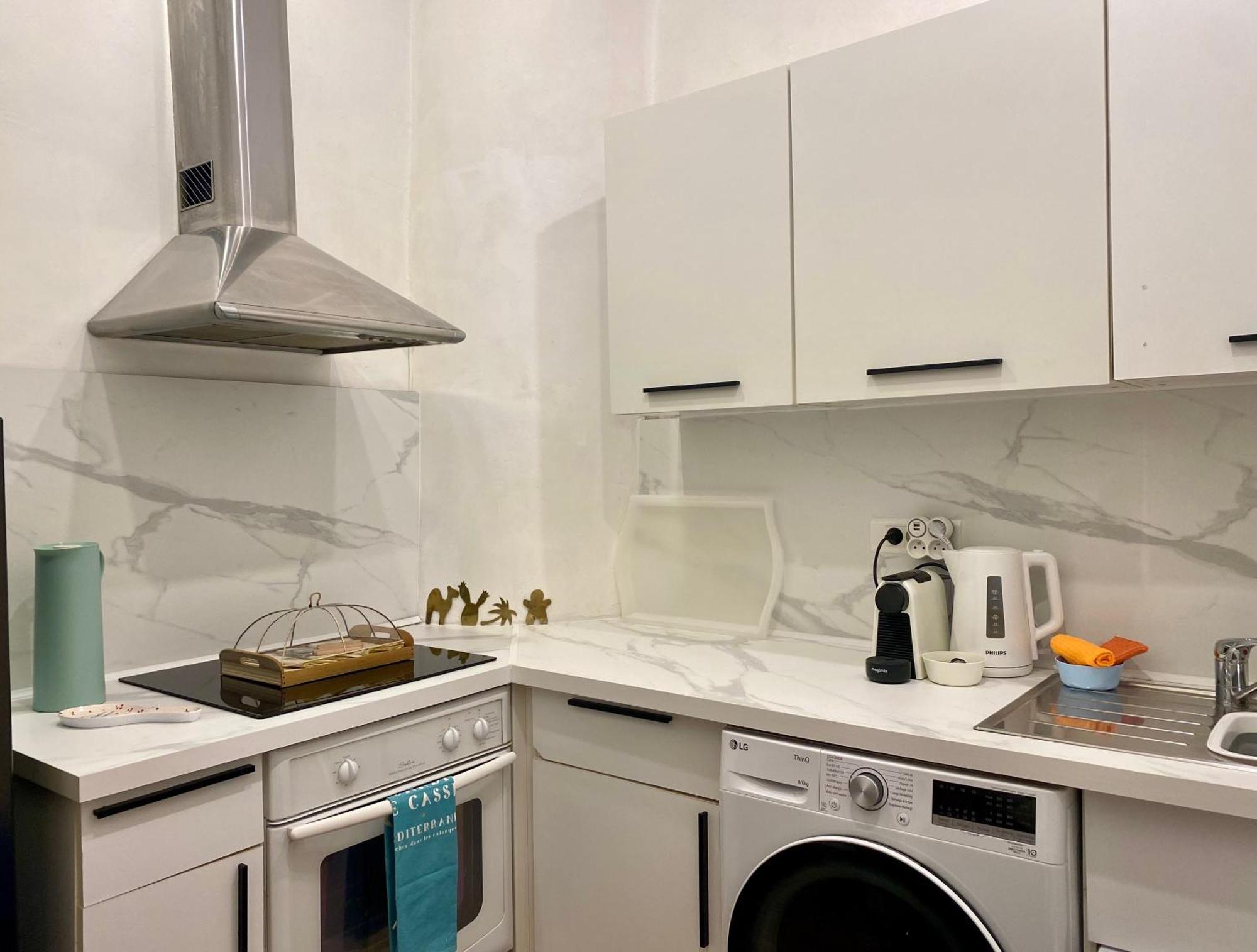 Click! Casa Lamartine Fabulous Ideal Location Walk To All!!! 카시스 외부 사진