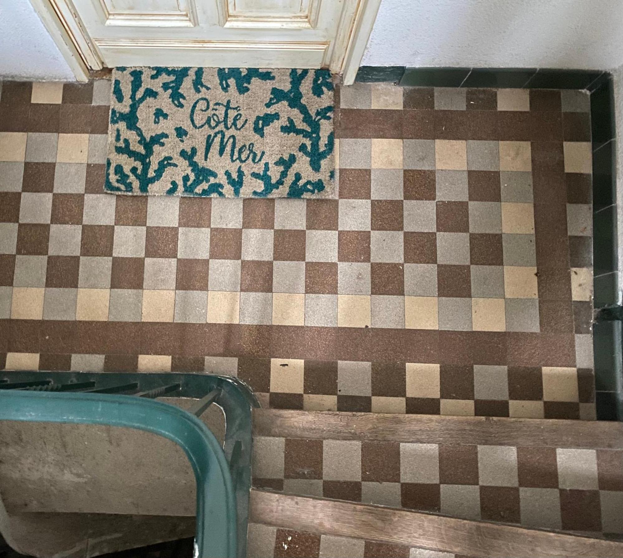 Click! Casa Lamartine Fabulous Ideal Location Walk To All!!! 카시스 외부 사진